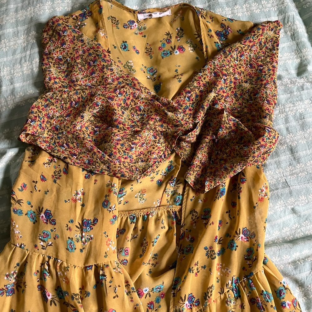Mustard yellow duster